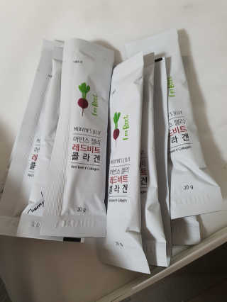 유유네이처 머빈스 젤리 레드비트 콜라겐 — 5점을 준 리뷰어가 2020년 4월 올린 사용 사진