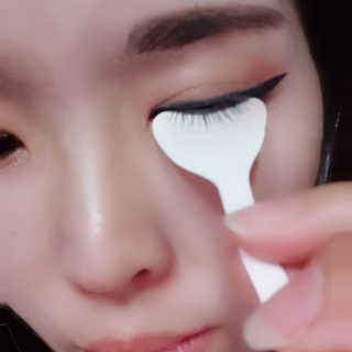 파워아이래쉬 인텐시브 세럼 스트롱 속눈썹영양제 — 4점을 준 리뷰어가 2020년 7월 올린 사용 사진