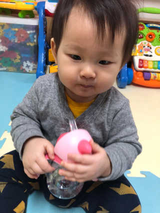 유비맘 트라이탄 코니빨대컵_컬러 랜덤 발송 — 5점을 준 리뷰어가 2020년 9월 올린 사용 사진