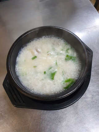 한촌몰 설렁탕집 가마솥 도가니탕 350g x 2팩 — 5점을 준 리뷰어가 2020년 8월 올린 사용 사진