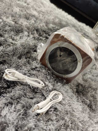 SEVIZ MINI10W 레트로 블루투스 스피커 — 5점을 준 리뷰어가 2020년 8월 올린 사용 사진