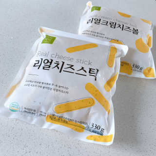 가치식탁 리얼치즈스틱, 리얼크림치즈볼 — 5점을 준 리뷰어가 2020년 7월 올린 사용 사진