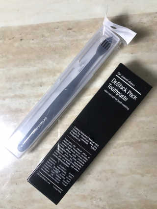 the naked object 디블랙팩치약 디블랙칫솔 세트 — 4.5점을 준 리뷰어가 2020년 4월 올린 사용 사진