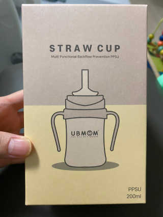 유비맘 샘방지 PPSU 빨대컵_컬러 랜덤 발송 — 5점을 준 리뷰어가 2020년 10월 올린 사용 사진