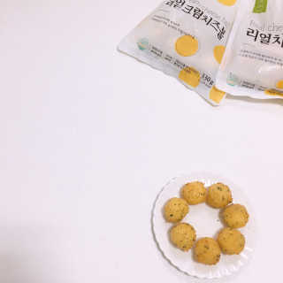 가치식탁 리얼치즈스틱, 리얼크림치즈볼 — 5점을 준 리뷰어가 2020년 6월 올린 사용 사진