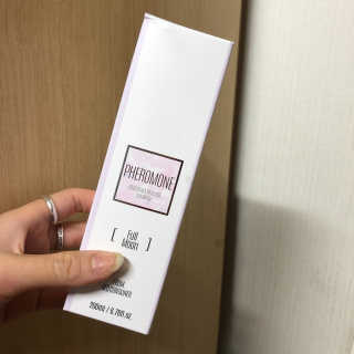 레드컨테이너 페로몬향 퍼퓸 샴푸 풀 문 — 4점을 준 리뷰어가 2020년 4월 올린 사용 사진