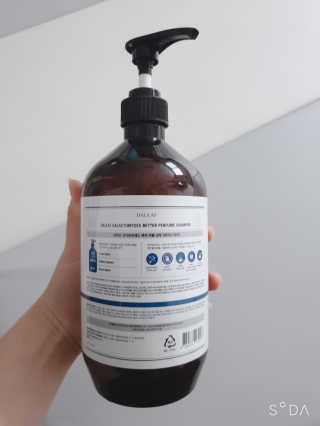 달리프 베러 퍼퓸 샴푸 1000ml 레이니데이 or 일랑로즈 — 5점을 준 리뷰어가 2020년 11월 올린 사용 사진