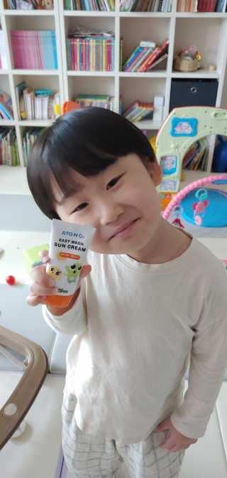 [아토앤오투]신비아파트 에디션 유아용 선케어 3종 랜덤 — 4.5점을 준 리뷰어가 2020년 5월 올린 사용 사진