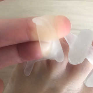 힐링팩토리 밸런스 발가락링 발가락교정기 A1 — 4점을 준 리뷰어가 2020년 4월 올린 사용 사진
