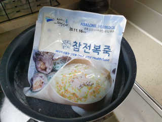 바다는다웰빙이다 완도사랑 전복죽 250g - 2팩 + 전복장조림 2팩 — 4.5점을 준 리뷰어가 2020년 11월 올린 사용 사진