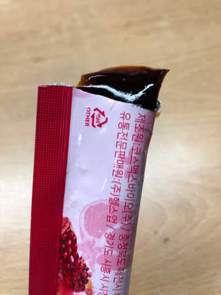 헬스업_쁘띠쁘띠석류콜라겐젤리_20g x 14포 — 5점을 준 리뷰어가 2020년 9월 올린 사용 사진