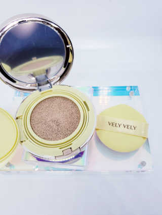 VELY VELY 아우라 허니 글로우 쿠션 — 5점을 준 리뷰어가 2020년 4월 올린 사용 사진