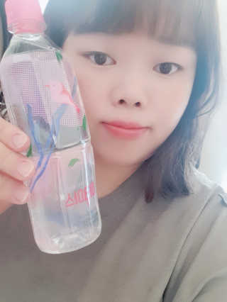 아쿠아스 플레이버워터 [아쿠아스] 제로칼로리 플레이버워터 복숭아/청포도 1BOX 20개입 — 5점을 준 리뷰어가 2020년 7월 올린 사용 사진