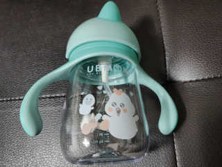 유비맘 트라이탄 코니빨대컵_컬러 랜덤 발송 — 5점을 준 리뷰어가 2020년 10월 올린 사용 사진