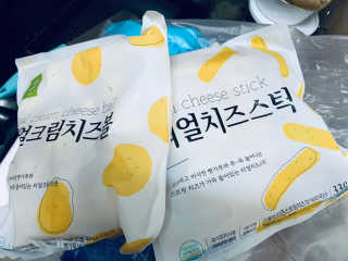 가치식탁 리얼치즈스틱, 리얼크림치즈볼 — 5점을 준 리뷰어가 2020년 10월 올린 사용 사진