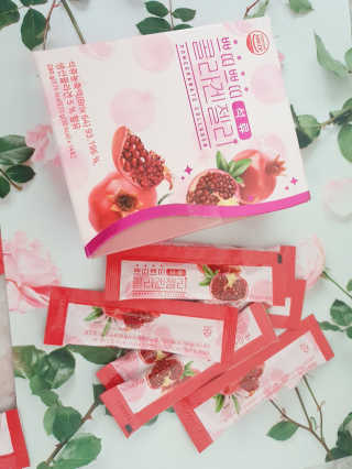 헬스업_쁘띠쁘띠석류콜라겐젤리_20g x 14포 — 5점을 준 리뷰어가 2020년 8월 올린 사용 사진