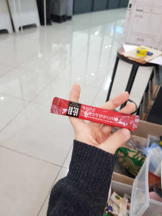 홍건강 해피한삼 진 홍삼정 원데이스틱 10g x 30포 — 5점을 준 리뷰어가 2020년 5월 올린 사용 사진