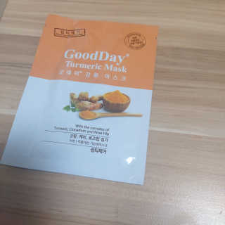 GoodDay Skincare GoodDay 강황 마스크 — 5점을 준 리뷰어가 2020년 4월 올린 사용 사진