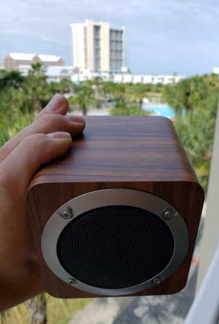 SEVIZ MINI10W 레트로 블루투스 스피커 — 5점을 준 리뷰어가 2020년 6월 올린 사용 사진
