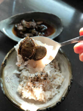 바다는다웰빙이다 완도사랑 전복죽 250g - 2팩 + 전복장조림 2팩 — 4점을 준 리뷰어가 2020년 11월 올린 사용 사진