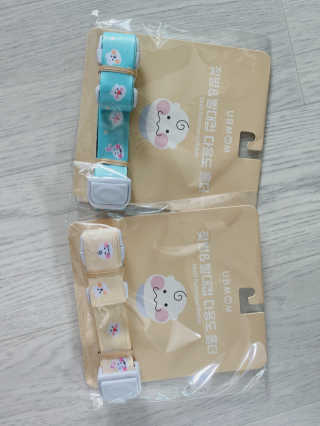 유비맘 젖병 빨대컵 다용도 홀더 1+1 _ 컬러 랜덤 발송 — 5점을 준 리뷰어가 2020년 8월 올린 사용 사진