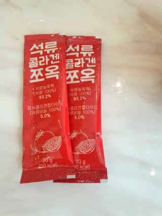 조은약초 석류콜라겐 석류즙 석류쪼옥 젤리 스틱 15포 x 20g — 5점을 준 리뷰어가 2020년 8월 올린 사용 사진