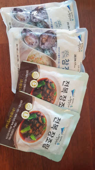 바다는다웰빙이다 완도사랑 전복죽 250g - 2팩 + 전복장조림 2팩 — 4점을 준 리뷰어가 2020년 8월 올린 사용 사진
