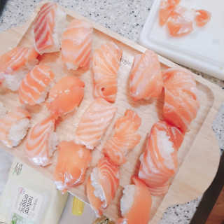 동원산업 항공직송 동원생연어_400g — 5점을 준 리뷰어가 2020년 5월 올린 사용 사진