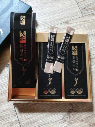 헬스업_천명진프리미엄홍삼스틱_10ml x 30포 — 5점을 준 리뷰어가 2020년 8월 올린 사용 사진