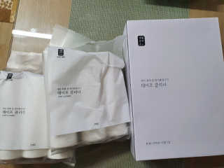 [생활공작소] 테이프클리너 본체+거치대+리필+리필6개 — 4점을 준 리뷰어가 2020년 10월 올린 사용 사진