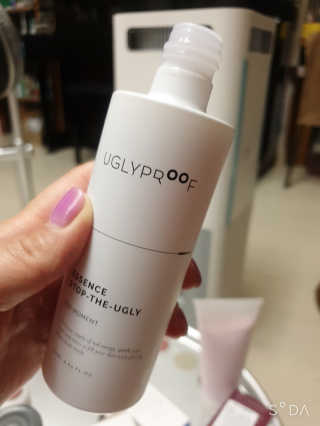 어글리프루프 에센스 스탑디어글리 레드모먼트 에센스 120ml — 5점을 준 리뷰어가 2020년 7월 올린 사용 사진
