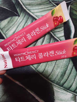 뉴틴 타트체리 콜라겐 스틱 20g X 30포 — 5점을 준 리뷰어가 2020년 7월 올린 사용 사진