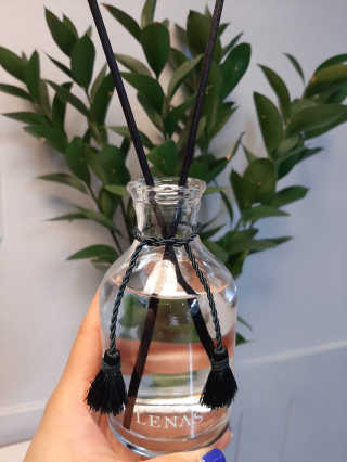 레나스 프리미엄 아로마 디퓨저 200ml  [1SET] — 4.5점을 준 리뷰어가 2020년 7월 올린 사용 사진