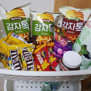바네스데코 정리 끝판왕 다용도 이동식 3단 리빙트롤리 화이트 — 4.5점을 준 리뷰어가 2020년 7월 올린 사용 사진