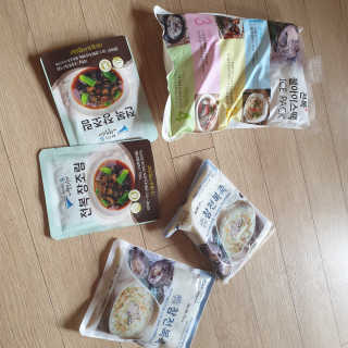 바다는다웰빙이다 완도사랑 전복죽 250g - 2팩 + 전복장조림 2팩 — 5점을 준 리뷰어가 2020년 8월 올린 사용 사진