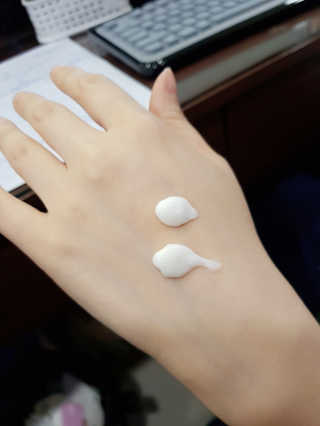 멈칫 딥모이스처 핸드크림, 세라마이드 바디크림 택1 — 5점을 준 리뷰어가 2020년 6월 올린 사용 사진