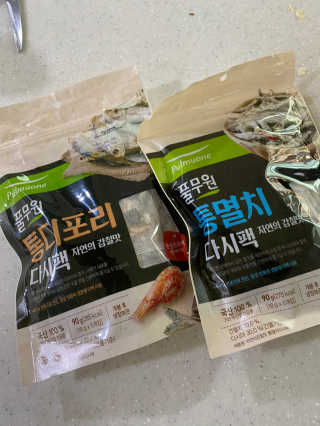 [풀무원] 자연의 감칠맛 통디포리, 통멸치 다시팩 세트 — 5점을 준 리뷰어가 2020년 5월 올린 사용 사진