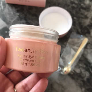 Tween.Ty Skin 트웬티스킨 리페어 아이크림 프리미엄 라인 — 5점을 준 리뷰어가 2020년 11월 올린 사용 사진