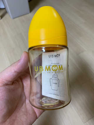 유비맘 PPSU 젖병 노꼭지_200ml_컬러 랜덤 발송 — 5점을 준 리뷰어가 2020년 8월 올린 사용 사진