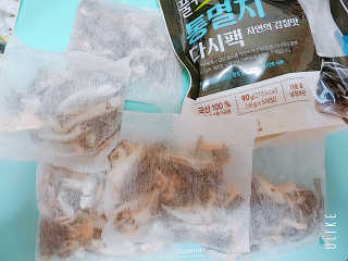 [풀무원] 자연의 감칠맛 통디포리, 통멸치 다시팩 세트 — 5점을 준 리뷰어가 2020년 5월 올린 사용 사진