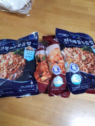 바다는다웰빙이다 전복해물볶음밥/전복김치볶음밥 250g-4봉지 — 4점을 준 리뷰어가 2020년 8월 올린 사용 사진