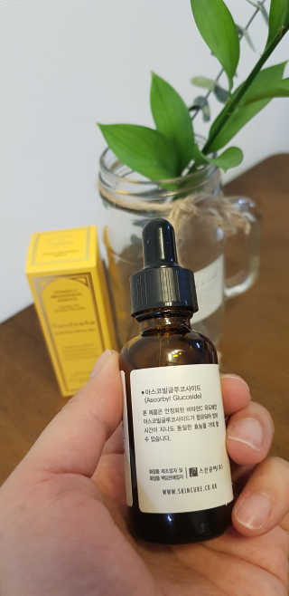 [스킨큐어] 산다화 비타민C 화이트닝 에센스 30ml — 5점을 준 리뷰어가 2020년 4월 올린 사용 사진