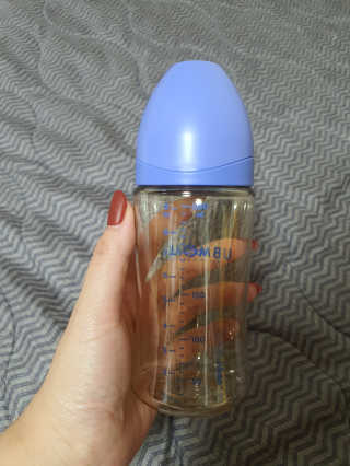 유비맘 PPSU 젖병 노꼭지_260ml_컬러 랜덤 발송 — 5점을 준 리뷰어가 2020년 10월 올린 사용 사진