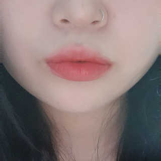 [블랙루즈] 크림 마뜨 루즈 시즌1 택1+랜덤1 — 4점을 준 리뷰어가 2020년 8월 올린 사용 사진