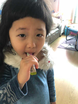 [풀무원베이비밀] 프로바이오락 베이비 튼튼 유산균 — 5점을 준 리뷰어가 2020년 7월 올린 사용 사진
