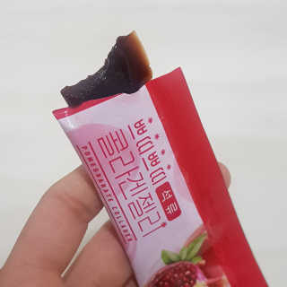 헬스업_쁘띠쁘띠석류콜라겐젤리_20g x 14포 — 5점을 준 리뷰어가 2020년 11월 올린 사용 사진