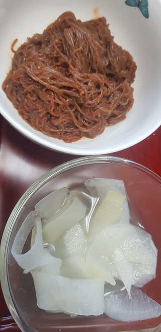 [해주냉면] 신천맛집 매운 비빔냉면 2인분 + 무절임 — 4점을 준 리뷰어가 2020년 5월 올린 사용 사진