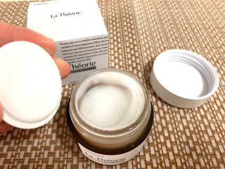 La Theorie Hydrating Ingredients | 하이드레이팅 인그레이디언츠 — 5점을 준 리뷰어가 2020년 5월 올린 사용 사진