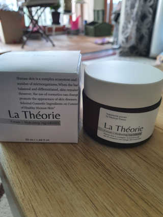 La Theorie Hydrating Ingredients | 하이드레이팅 인그레이디언츠 — 5점을 준 리뷰어가 2020년 5월 올린 사용 사진