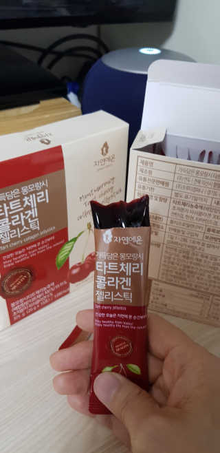 자연에온 가득담은 몽모랑시 타트체리 콜라겐 젤리스틱 — 5점을 준 리뷰어가 2020년 12월 올린 사용 사진